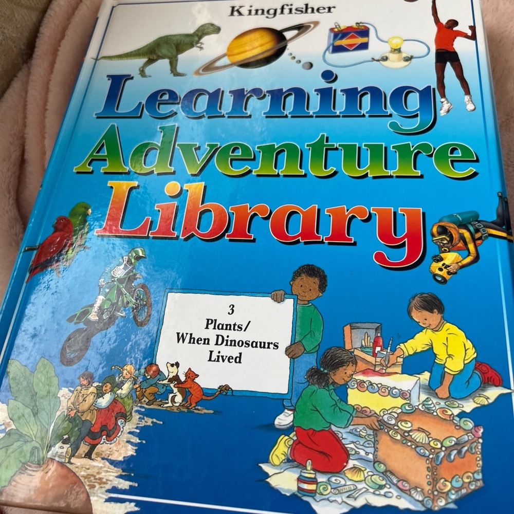 Learning Adventure Library - Vibrant Blue - Picture 4 of 5